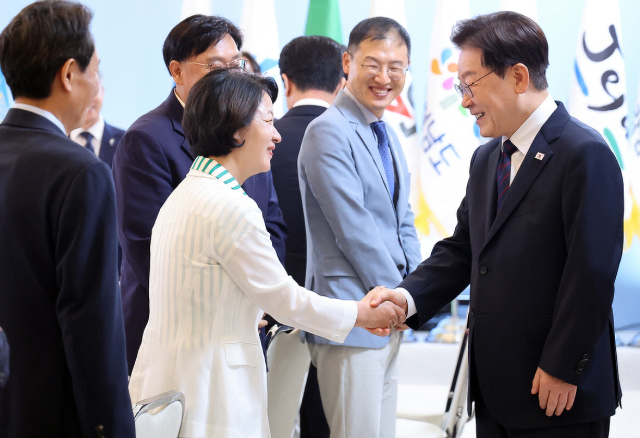 추미애·조국·윤건영, 文정부 주류가 노골적인 '李 저격'