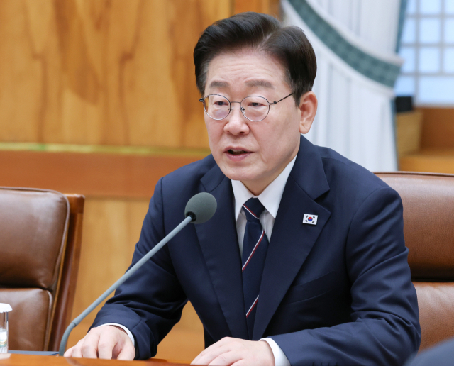 이재명 대통령이 14일 청와대에서 열린 샤브카트 미르지요예프 우즈베키스탄 대통령과의 확대 정상회담에서 발언하고 있다. 연합뉴스