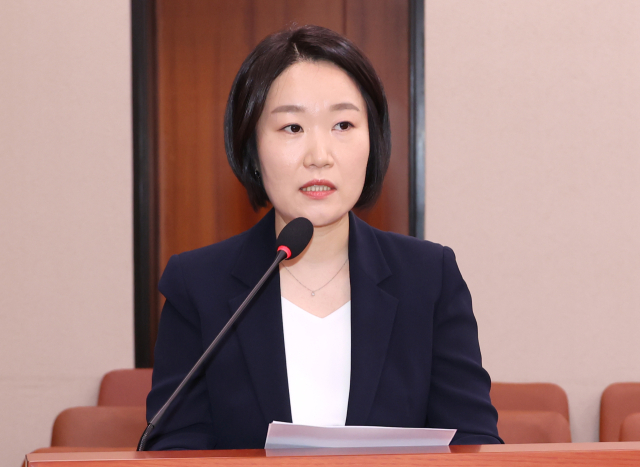 이소영 중소벤처기업부 장관 후보자가 15일 국회 산업통상자원중소벤처기업위원회에서 열린 인사청문회에서 모두발언을 하고 있다. 연합뉴스