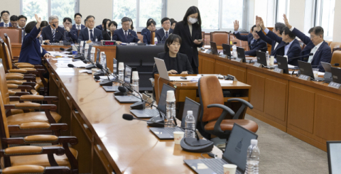 '검찰청 폐지 후속법' 與 주도로 연쇄 의결…국힘은 퇴장