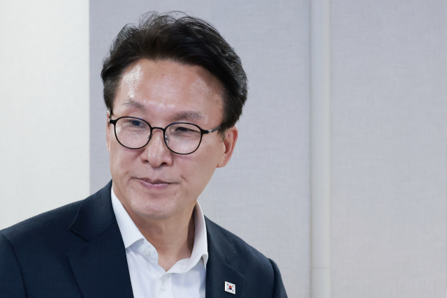 더불어민주당 김민석 대표가 15일 서울 영등포구 여의도 민주당 중앙당사에서 열린 제1차 시·도당위원장 연석회의에 참석하고 있다. 연합뉴스