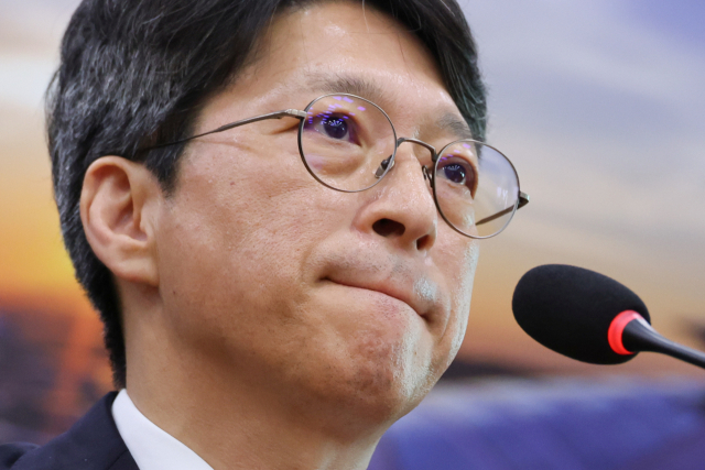홍지선 국토교통부 장관 후보자가 16일 국회에서 열린 인사청문회에 참석해 있다. 연합뉴스