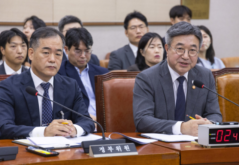 검사도 징계로 '파면' 가능…검찰개혁 후속법안 42건 법사위 통과