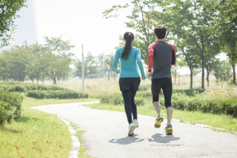 걷듯 천천히, 기록보다 즐겁게 '펀 런'…1천만 러너 시대, 꾸준히 달리는 법