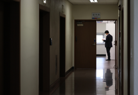 선관위 특검, 대구시선관위 전격 압수수색…투표용지 부족 사태 본격 수사