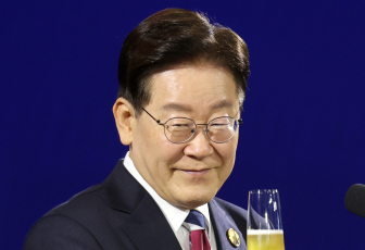 친문 윤건영 