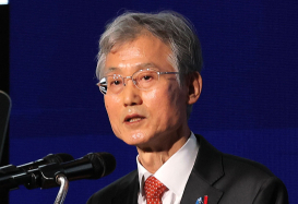사법권 독립 외치는 조희대, 대법관 재제청 문제는 침묵
