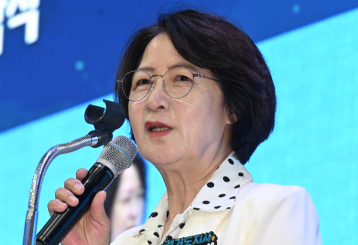 '12억 관사' 묻자 