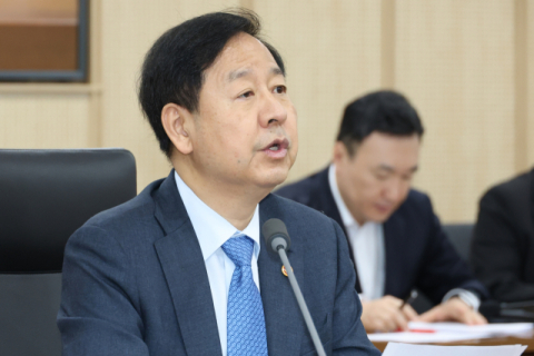 추석 연휴 전국 고속도로 주유소 226곳 기름값 리터당 100원 인하