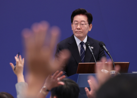 李, 연임엔 