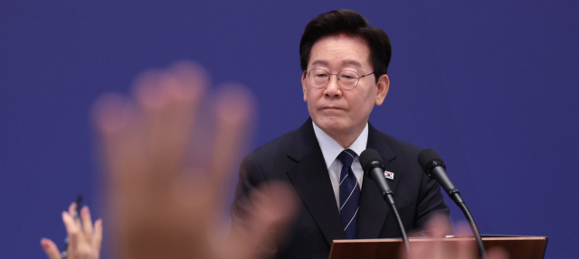 '연임 없다' 는 李, 