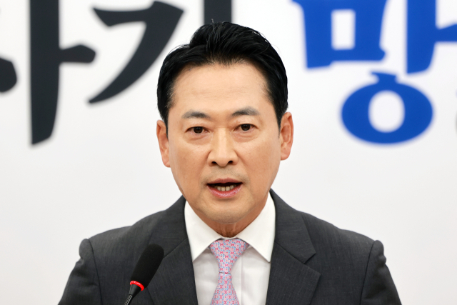 국민의힘 장동혁 대표가 18일 국회에서 이재명 대통령 기자회견과 관련해 입장을 밝히고 있다. 연합뉴스