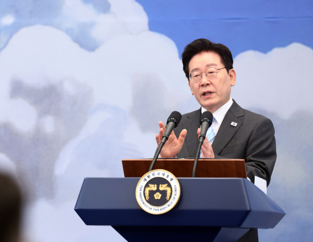 이재명 대통령이 19일 청와대에서 열린 청년의 날 기념식에서 기념사를 하고 있다. 연합뉴스