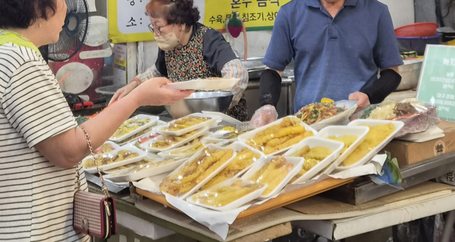 전 부치고 선물 싸던 추석은 옛말…'명절 준비 외주화'
