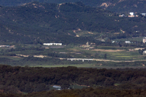 [속보] 육군 25사단 DMZ 작전 중 중상 2명·경상 1명…
