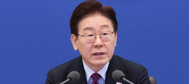 李, 강훈식 사의에 