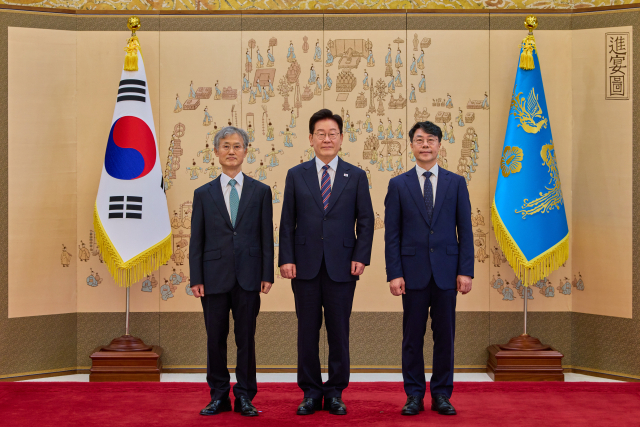 대법관 재제청 사태 헌재로…이재명-조희대, 어색한 조우도