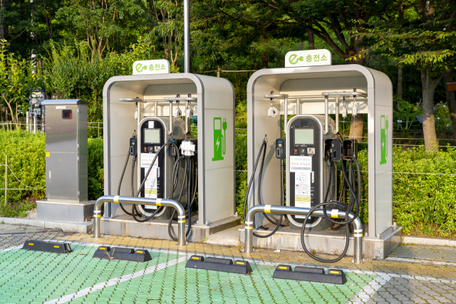 휴게소 초급속 15분 vs 50kW 90분… 충전요금도 294원 대 530원