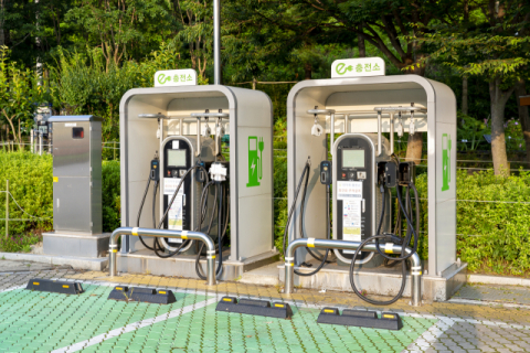 휴게소 초급속 15분 vs 50kW 90분… 충전요금도 294원 대 530원
