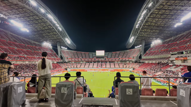 2026 아이치·나고야 아시안게임 일본과 홍콩의 남자 축구 조별리그 1차전이 열린 지난 16일의 아이치현 도요타시 도요타스타디움. 많은 관중석이 비어있다. 유튜브 