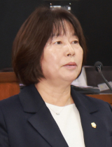 박미란 합천군의원이 22일 합천군의회 제2차 본회의에서 5분 자유발언을 통해 공공임대형 지식산업센터 건립을 제안하고 있다. 합천군 제공