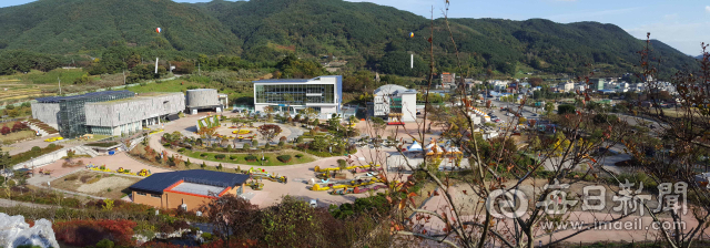 합천 대장경테마파크 전경. 이곳은 추석 연휴인 24일부터 27일까지 정상 운영되며, 추석 당일인 25일은 무료로 개방된다. 합천군 제공