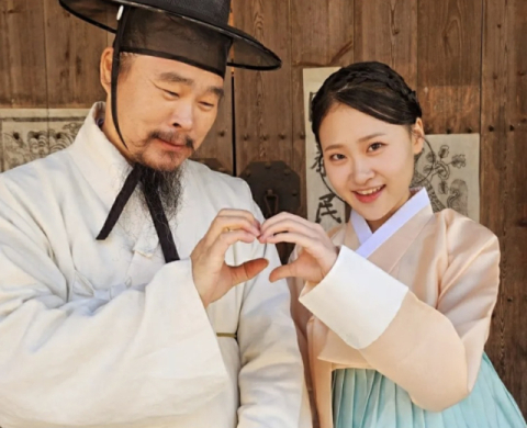 심수봉 '공개 저격' 사과했지만…김봉곤 