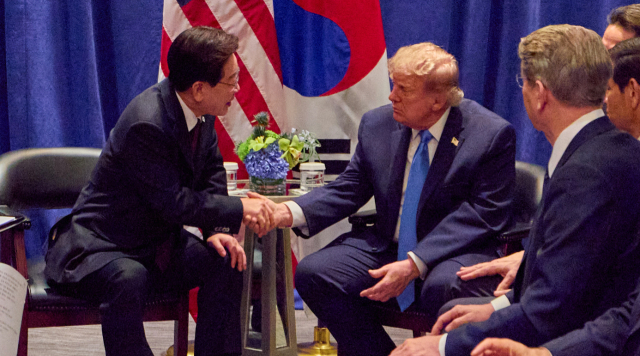 李·트럼프 30분 정상회담…전작권·조선 협력 논의