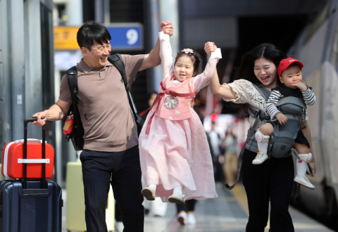 2030 절반만 가족 만난다…추석 친척 방문 47%로 뚝