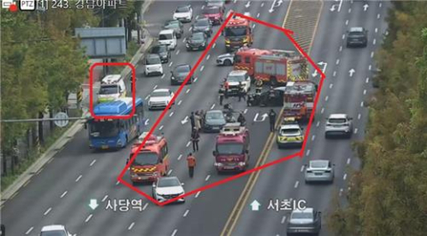 서울 방배동 남부순환로서 승용차 4대 추돌…5명 병원 이송