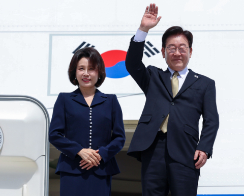 李대통령, 귀국길 알래스카서 기자들과 '즉석 차담회'…경유지 앵커리지 어떤 곳?