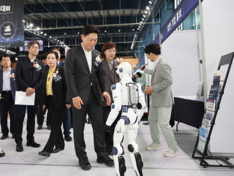 포항, AI 로봇 R&D·현장 실증 주도…4대 국가첨단전략산업 완성