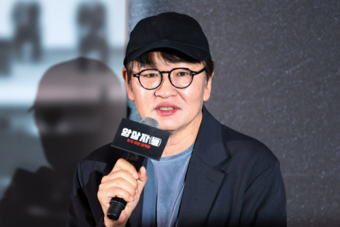 암살자(들) 감독 