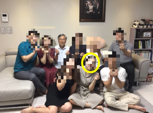 정구도 노근리국제평화재단 이사장과 최기상 더불어민주당 의원의 보좌관인 정모 씨가 함께 찍힌 가족사진. 정구도 이사장 페이스북