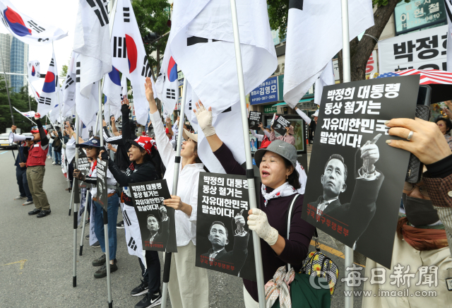 TK  '암살자(들)' 비판 확산…