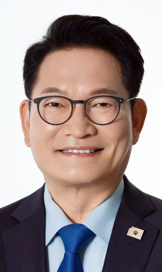 청와대는 1일 이재명 대통령이 평화외교특별보좌관에 더불어민주당 송영길 의원을 위촉했다고 밝혔다. 연합뉴스