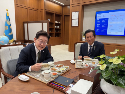 '명청대전' 두 사람 4시간 마주앉았다…李도 정청래도 얻을 게 있다?