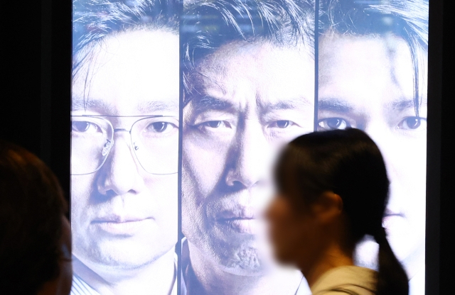 '박정희 52년 전 편지' 공개됐지만 '암살자(들)' 1위 굳건, 주말 200만 돌파 전망