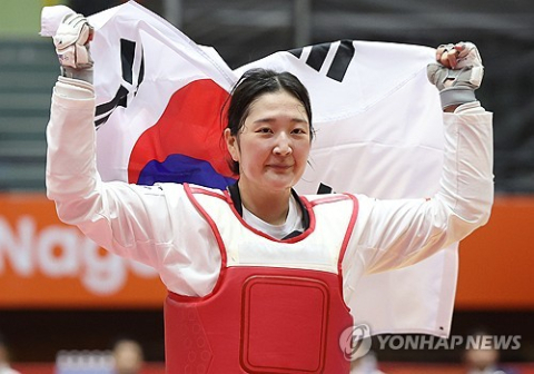 송다빈, 아시안게임 겨루기 유일한 금…40년 금맥 지켰다