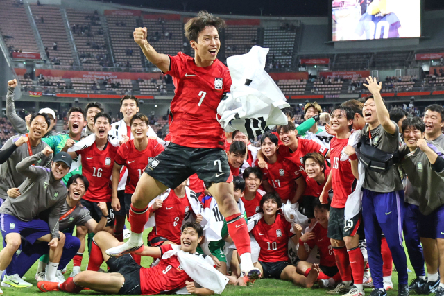 일본 꺾은 엄지성의 한방…韓 축구 아시안게임 4연패