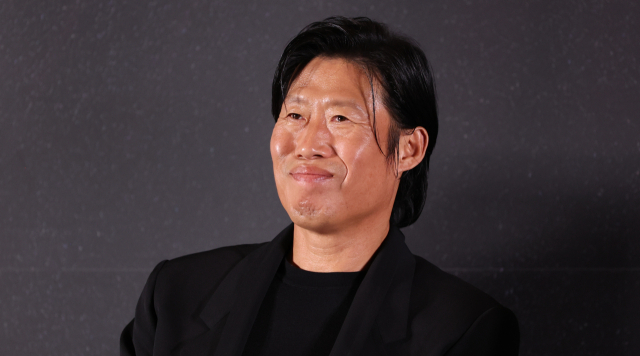 보수단체, 유해진 자택 앞 집회…
