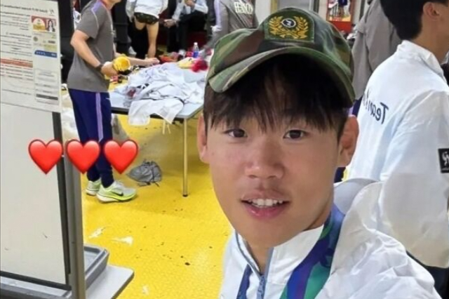 선넘은 '전역모 인증샷'…安 