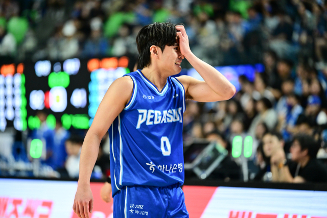 프로농구 대구 한국가스공사의 샘조세프 벨란겔이 5일 대구체육관에서 열린 가스공사 홈 개막전에서 경기 중 아쉬워하고 있다. KBL 제공