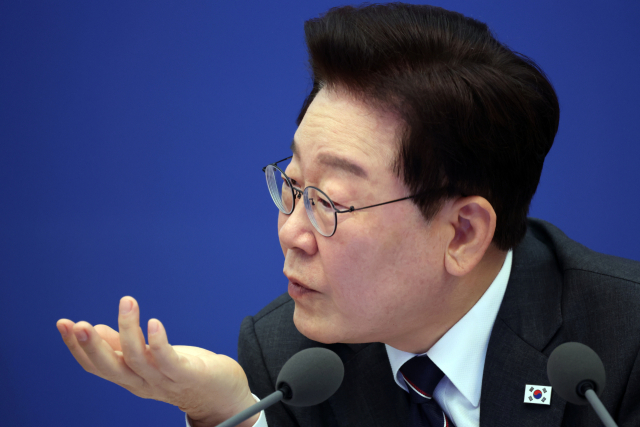 이재명 대통령이 6일 청와대에서 열린 국무회의에서 발언하고 있다. 연합뉴스