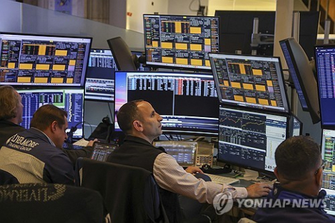 트럼프·푸틴 경유 480만t 공급 합의…뉴욕증시 3대 지수 일제히 상승