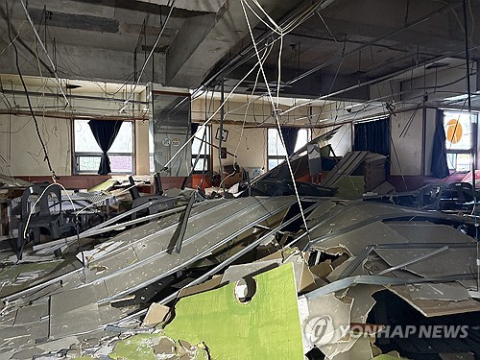 대구 관음동 상가 천장 10초 만에 붕괴…노인 66명 중 38명 부상