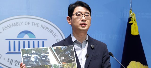 대구 천장 붕괴 사고로 38명 다칠 때…李, 골프장 있었다