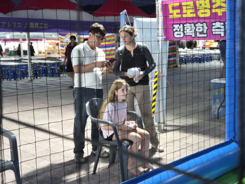 안동탈춤축제서 드론 날리고 주소도 배우고… 안동시 토지정보과 홍보부스, 1천383명 찾아