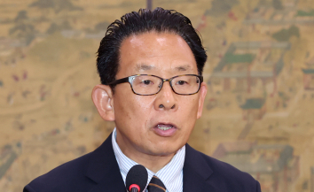 국감도 '암살자' 논란…영화진흥위원장 