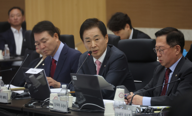 유영하 의원이 12일 대전 병무청에서 열린 국회 국방위원회의 병무청에 대한 국정감사에서 질의하고 있다. 연합뉴스
